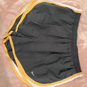 Nike Running Tempo Shorts Off Grey/Yellow